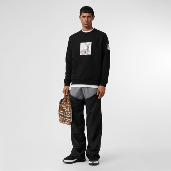 BURBERRY Deer Print Sweatshirt Unisex - Picture 2 of 13